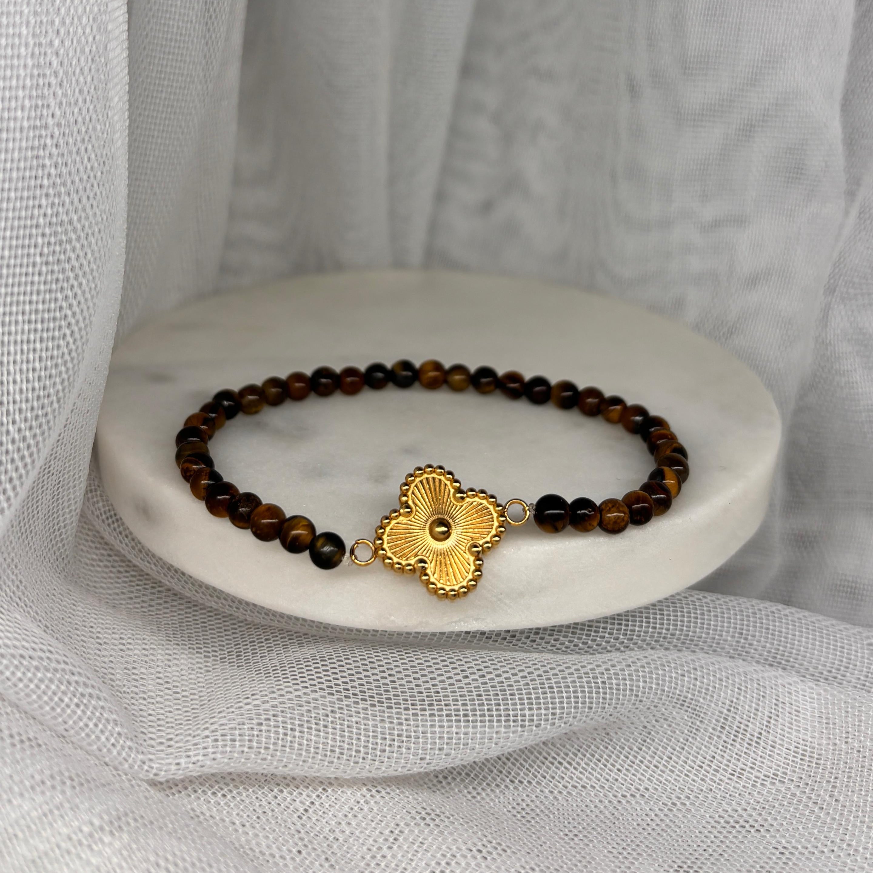 Armband aus natürlichen Edelsteinen - Tigerauge mit Kleeblatt-Anhänger