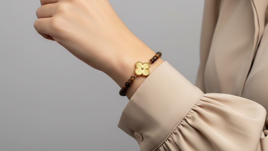 Verschiedene Armbänder mit Verschluss