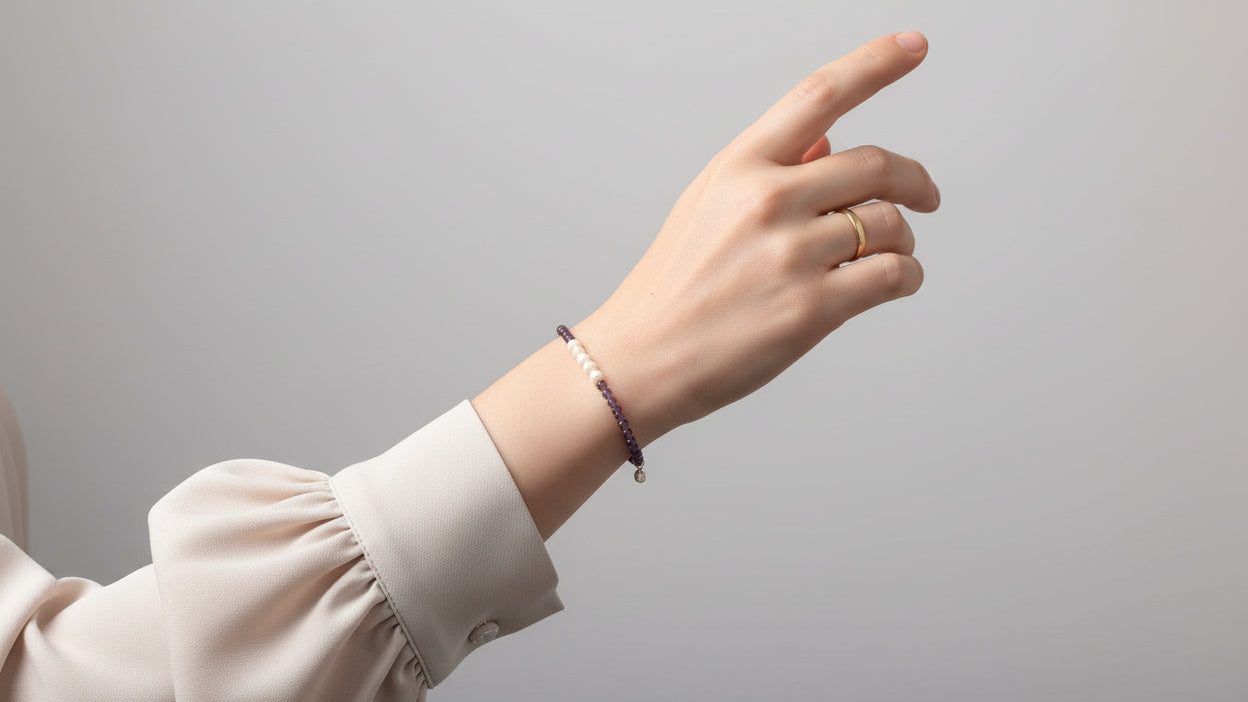 Verschiedene Armbänder mit Verschluss